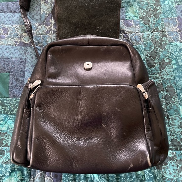 Black Leather Backpack Style Bag - Picture 6 of 7